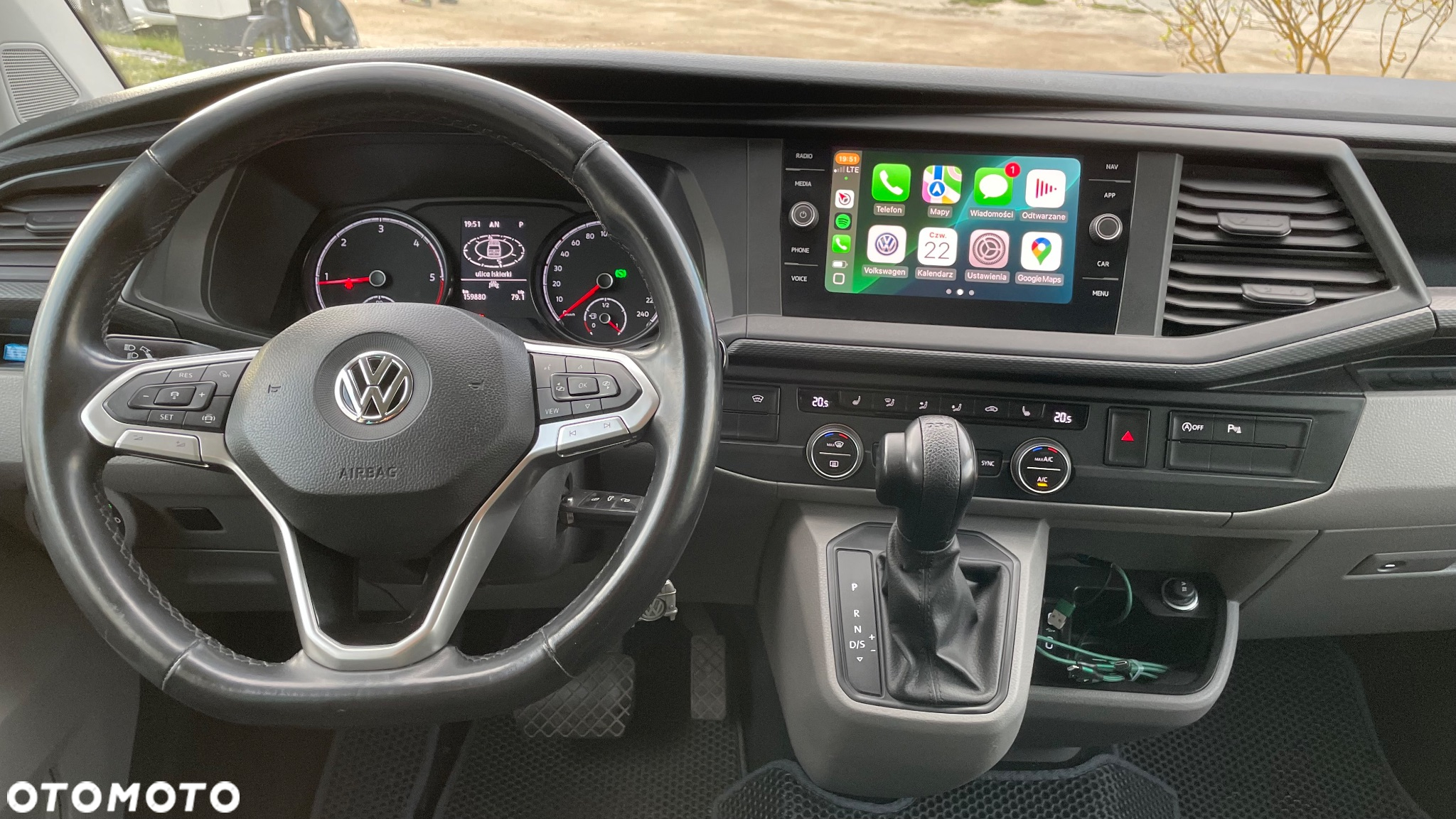 Volkswagen Caravelle - 5