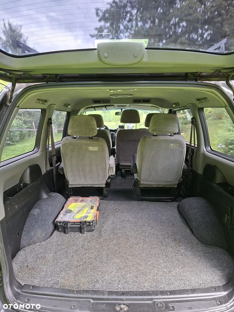 Hyundai H-1 Starex - 9