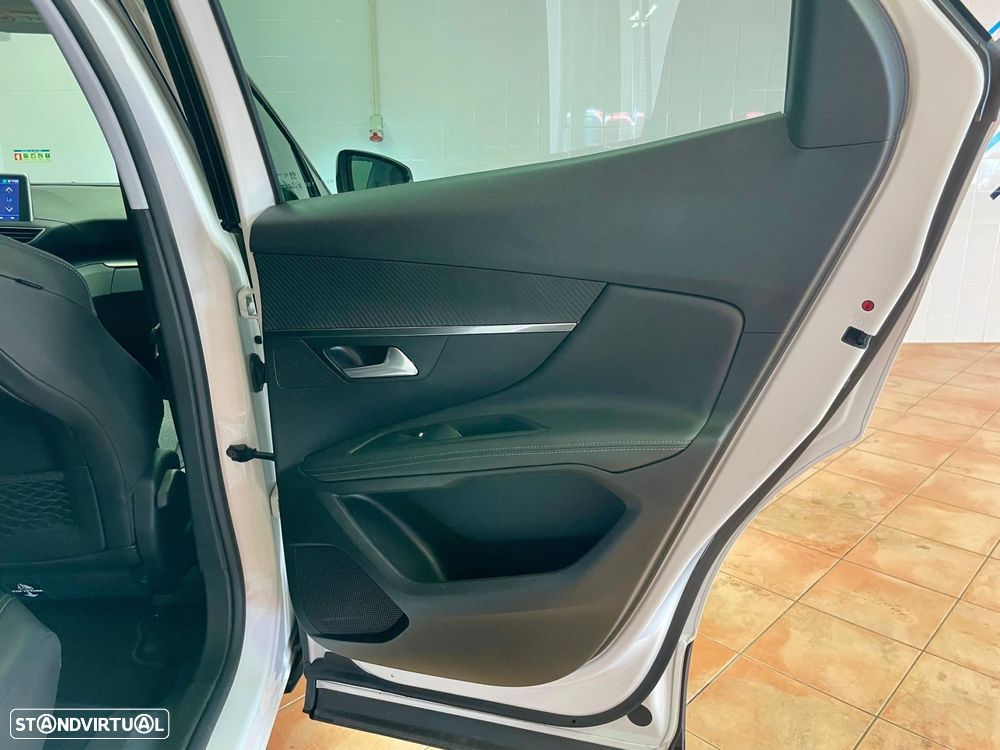 Peugeot 3008 1.2 PureTech Allure EAT6 - 31