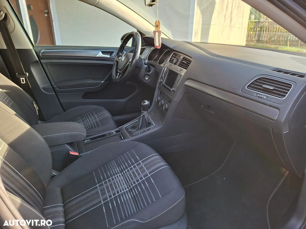 Volkswagen Golf 1.6 TDI BlueMotion Technology Lounge - 16