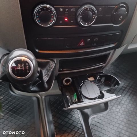 Mercedes-Benz Sprinter 319 - 7