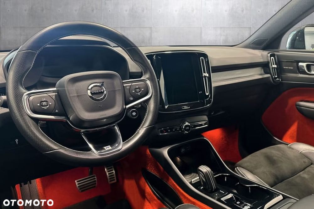 Volvo XC 40 D4 AWD R-Design - 18