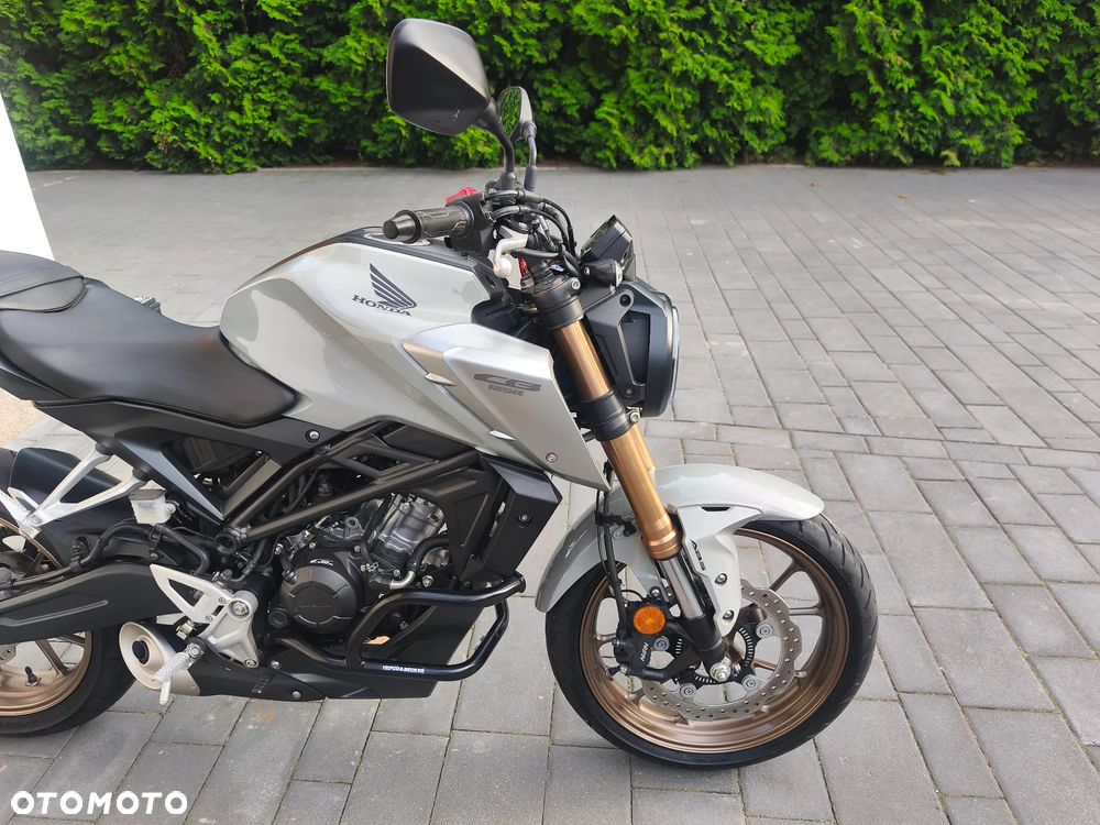 Honda CB - 11