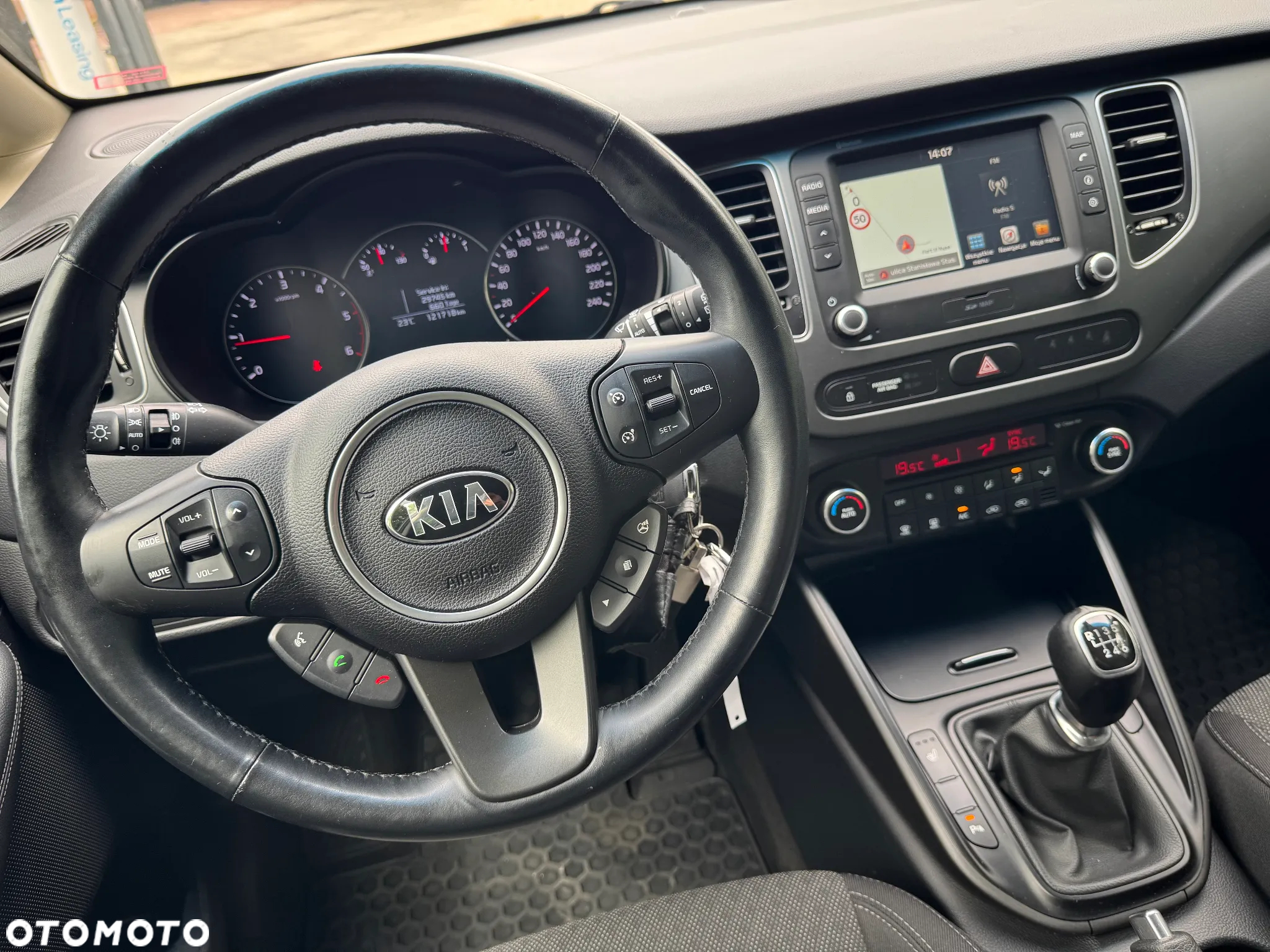 Kia Carens 1.7 CRDi 141 Dream-Team Edition - 25