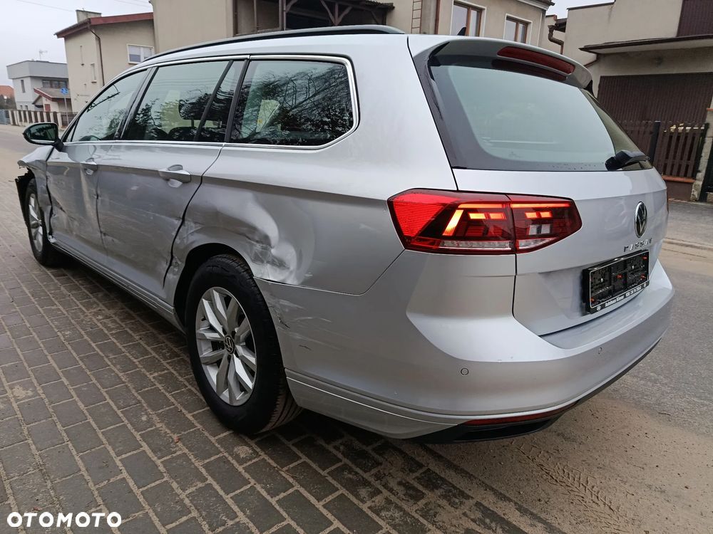 Volkswagen Passat 2.0 TDI SCR DSG - 24