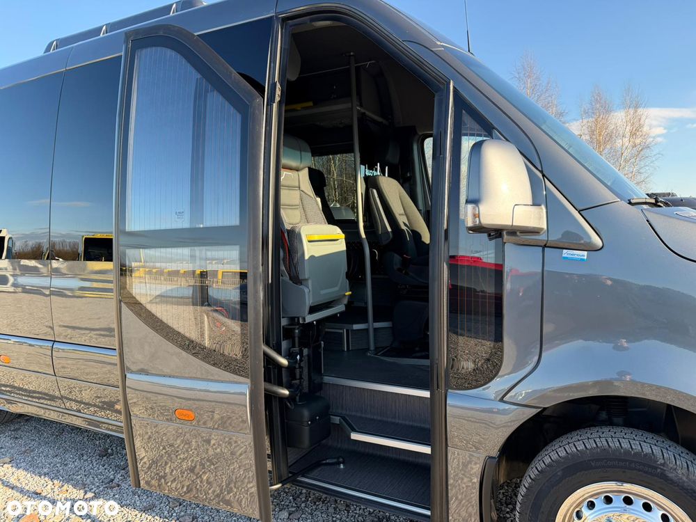 Mercedes-Benz Sprinter 519 - 18