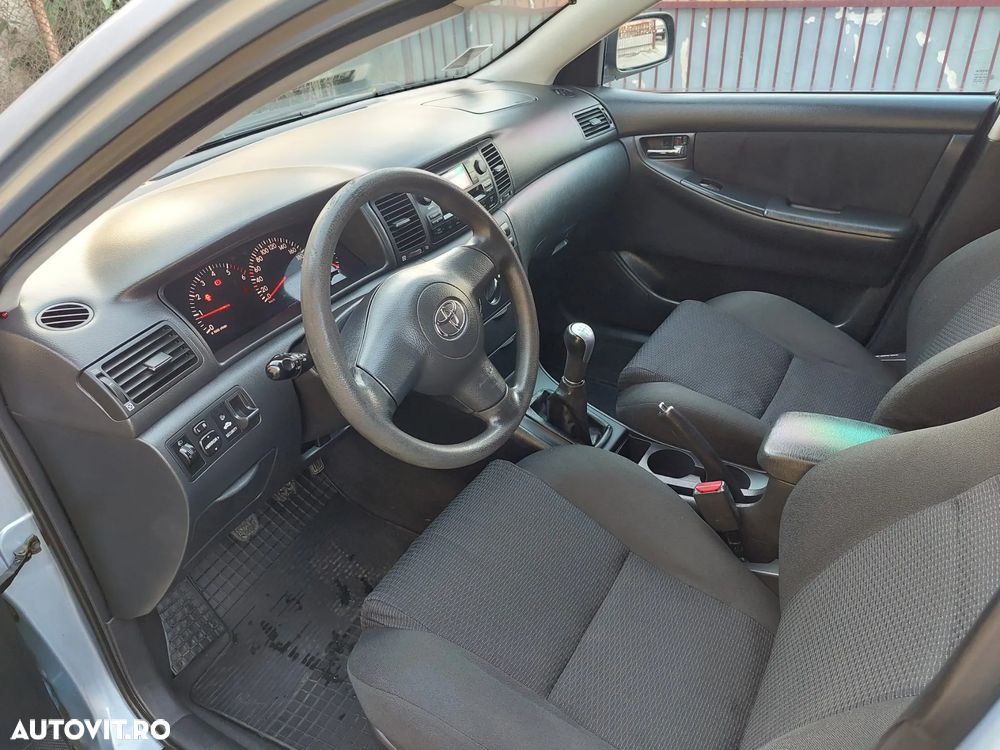 Toyota Corolla - 4