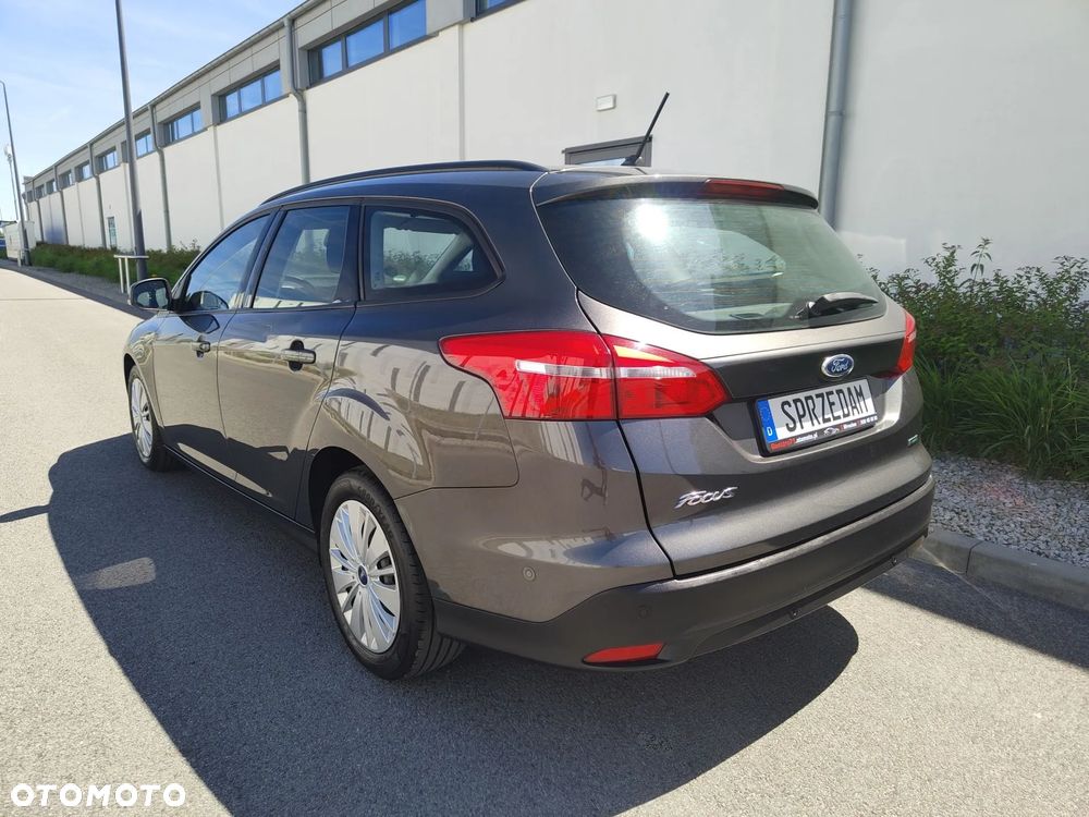 Ford Focus 1.0 EcoBoost Titanium - 6