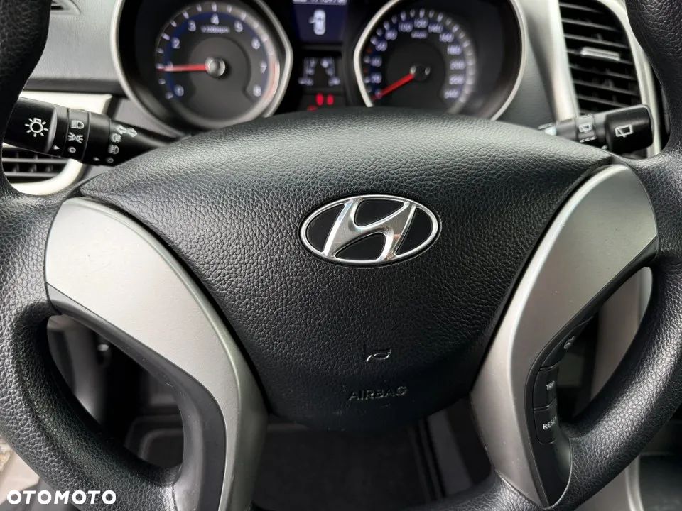 Hyundai i30 1.4 Premiere Comfort - 22
