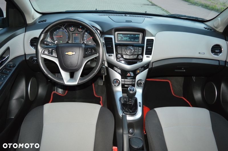 Chevrolet Cruze - 15