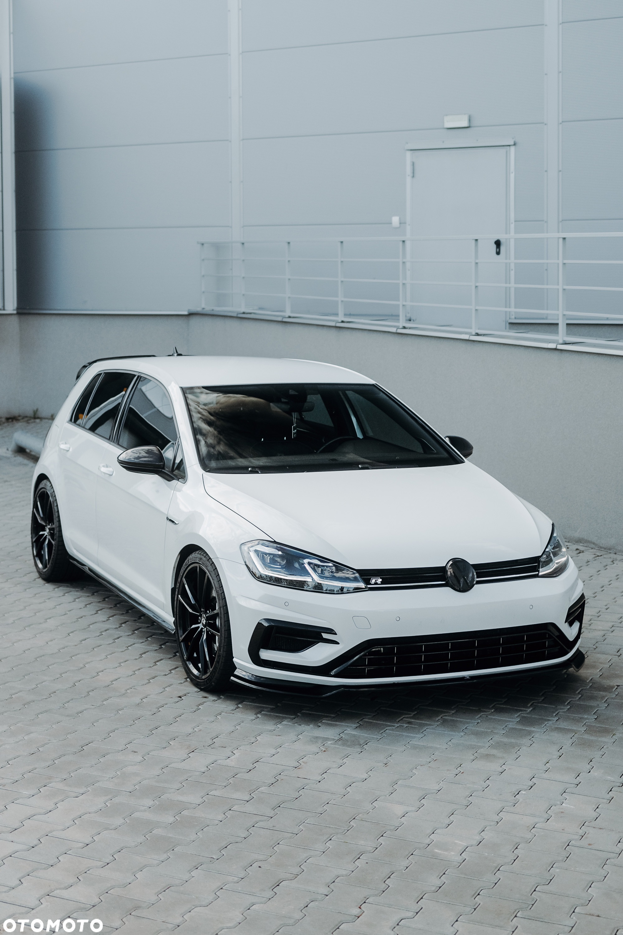Volkswagen Golf R 4Motion (BlueMotion Technology) DSG - 2