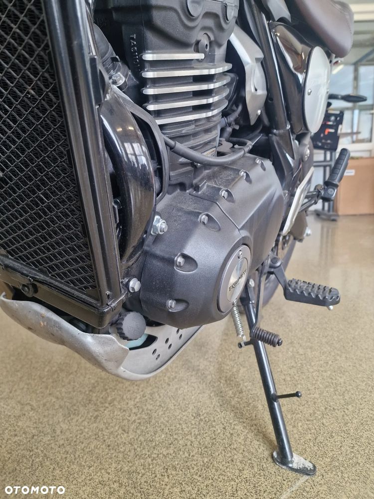 Triumph Scrambler - 13