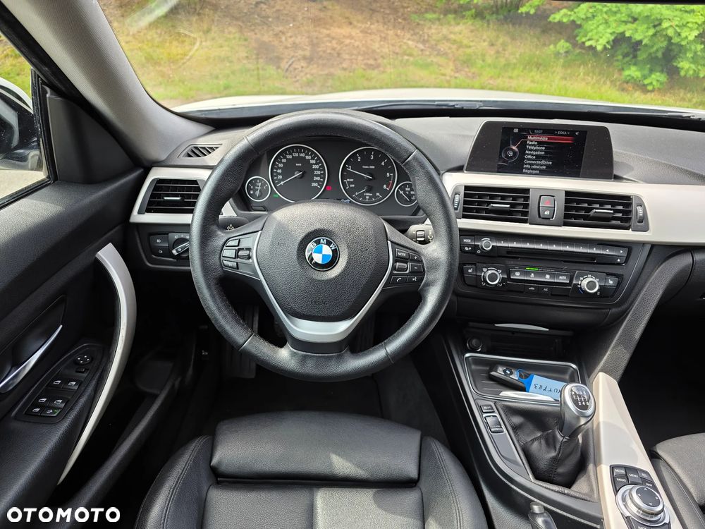 BMW Seria 3 318d DPF - 27