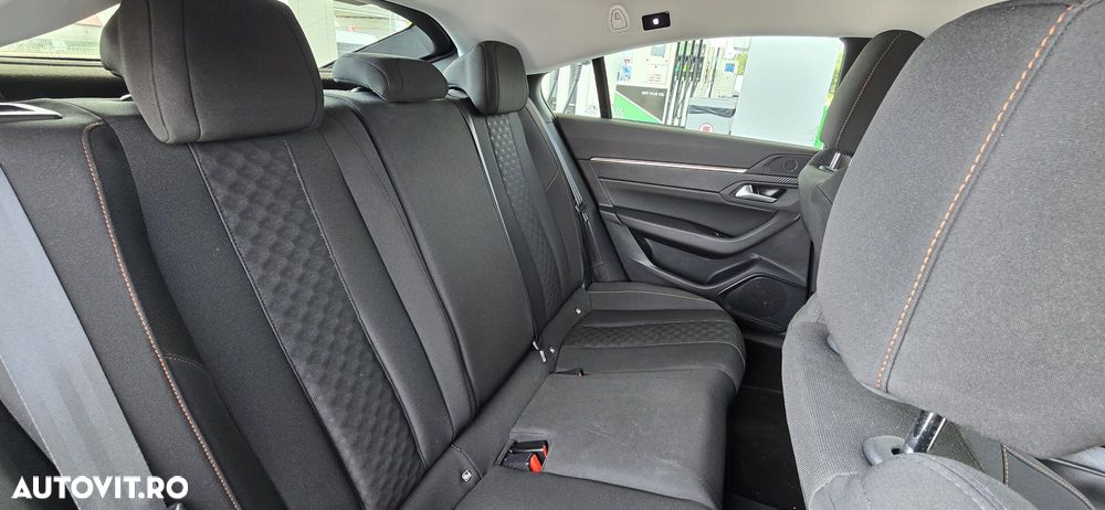 Peugeot 508 - 8