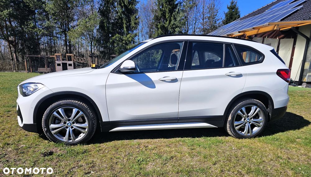 BMW X1 xDrive20d Sport Line - 3
