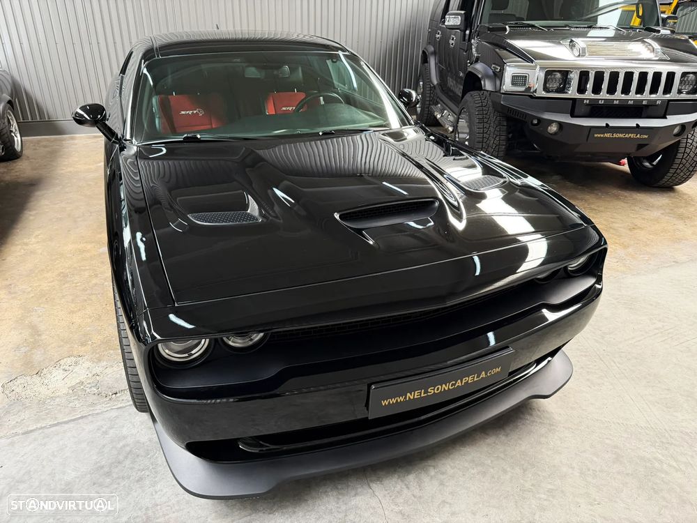 Dodge Challenger Auto SRT Hellcat - 13