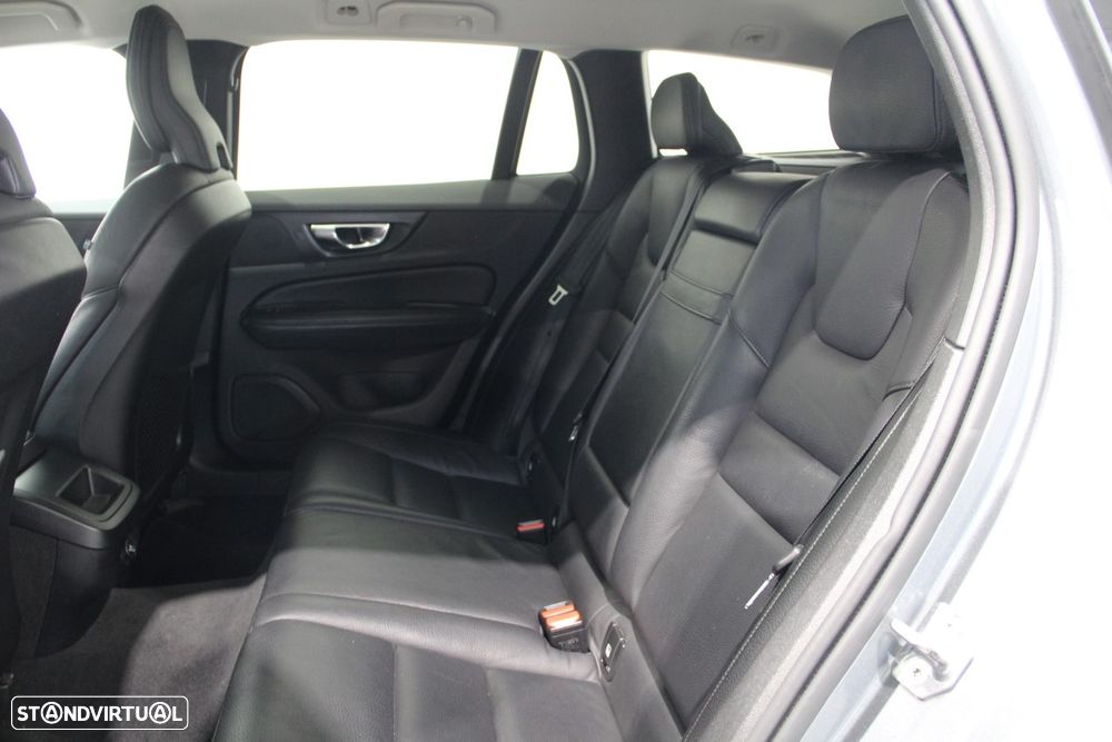 Volvo V60 2.0 D3 Inscription Geartronic - 32