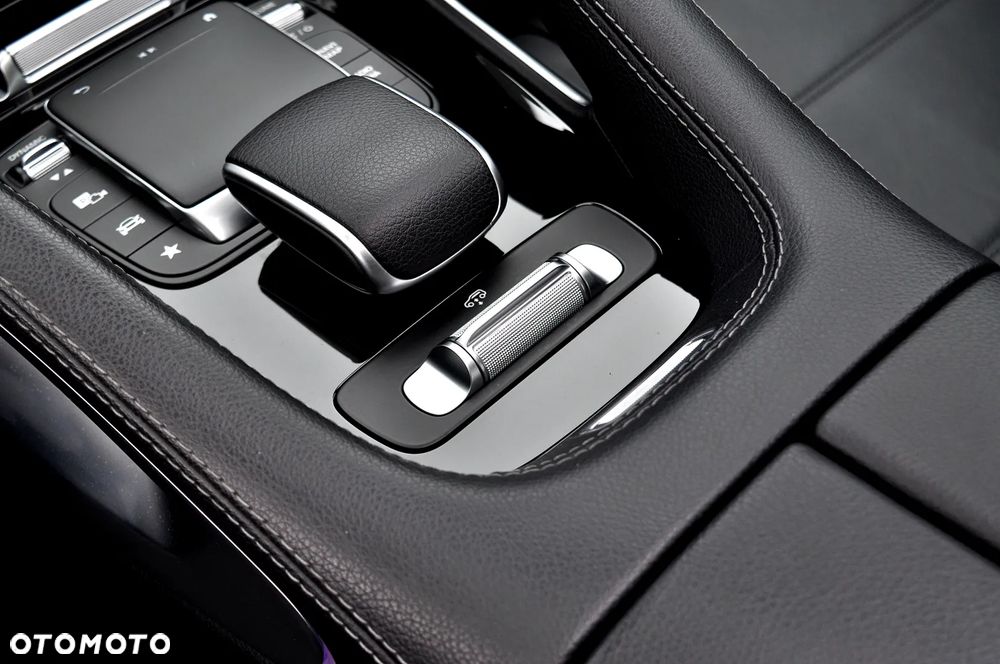 Mercedes-Benz GLE 300 d 4Matic 9G-TRONIC AMG Line - 33