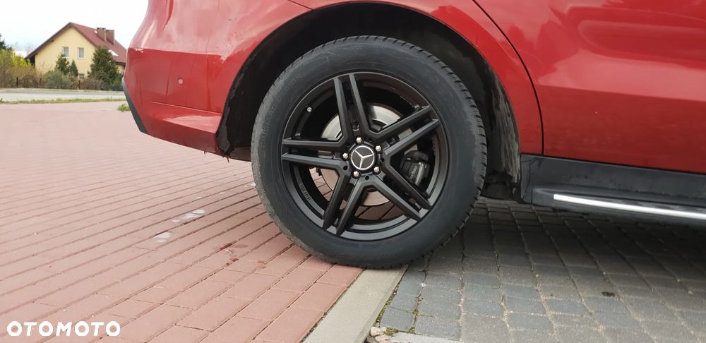 Komplet felg z oponami - 2