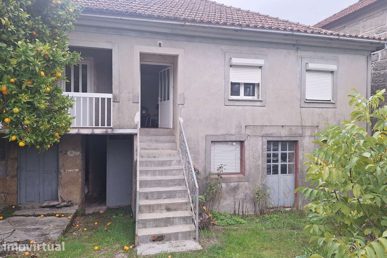 Moradia para Restaurar T1+2 Venda em Santiago de Besteiros,Tondela - Grande imagem: 2/20