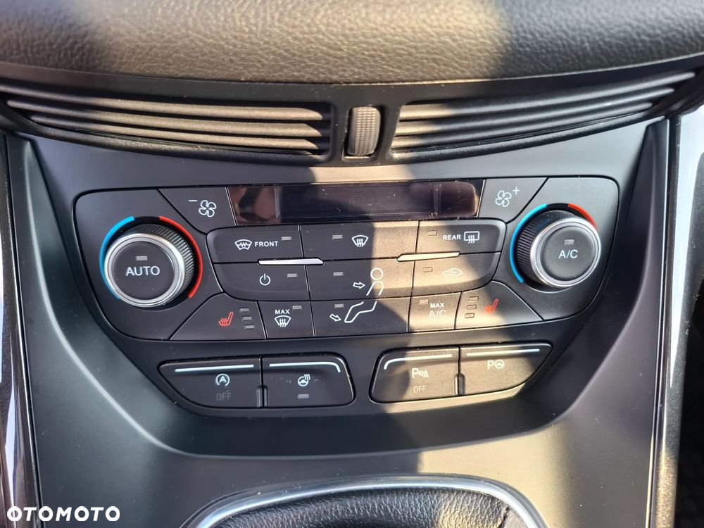 Ford Kuga 1.5 EcoBoost 2x4 Titanium - 26