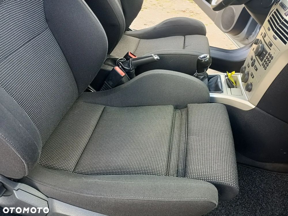 Opel Astra GTC 1.8 - 19