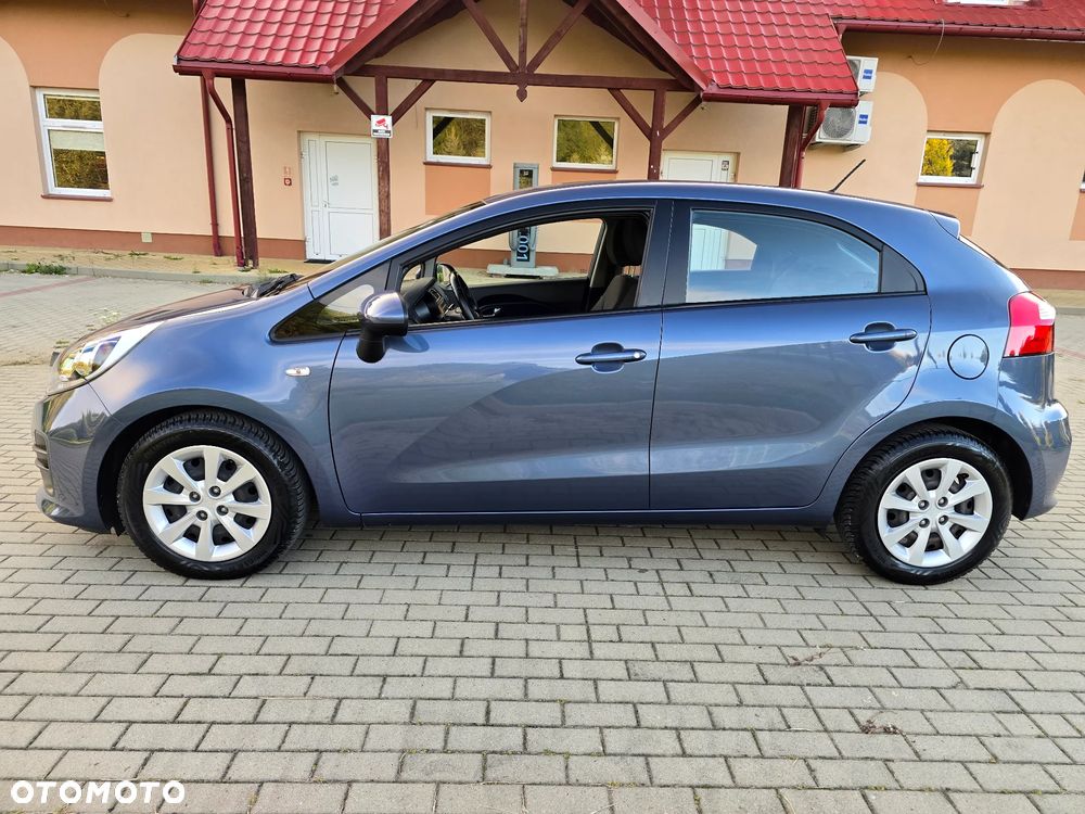 Kia Rio 1.2 Fifa World Cup Edition - 9
