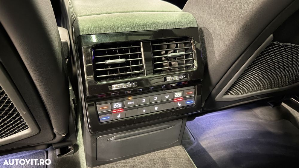 Volkswagen Touareg 3.0 V6 e-Hybrid 4Motion Aut. Elegance - 39