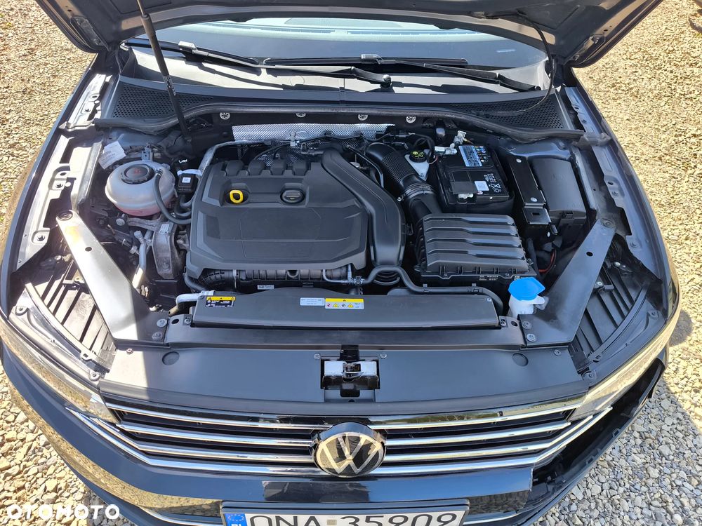 Volkswagen Passat - 11