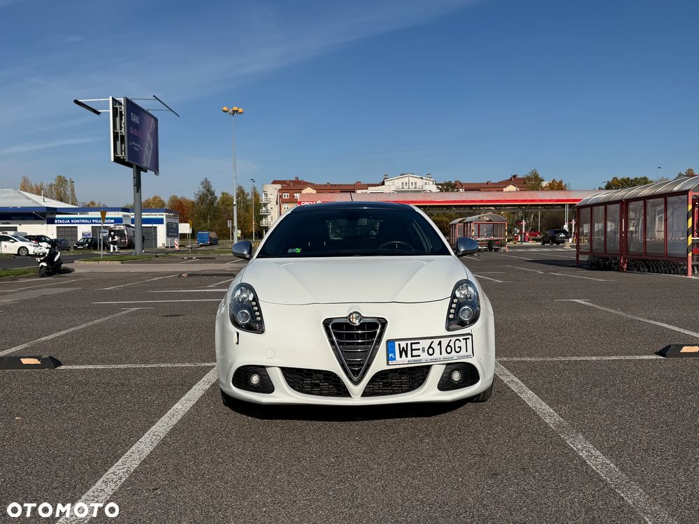 Alfa Romeo Giulietta 2013 photo 2
