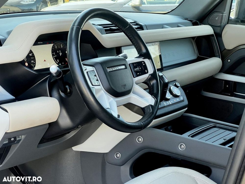 Land Rover Defender - 17