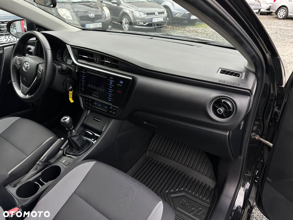 Toyota Auris 1.6 Dynamic - 23