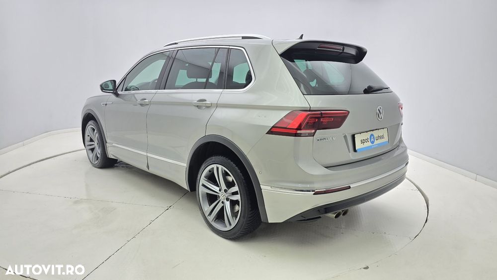 Volkswagen Tiguan - 8