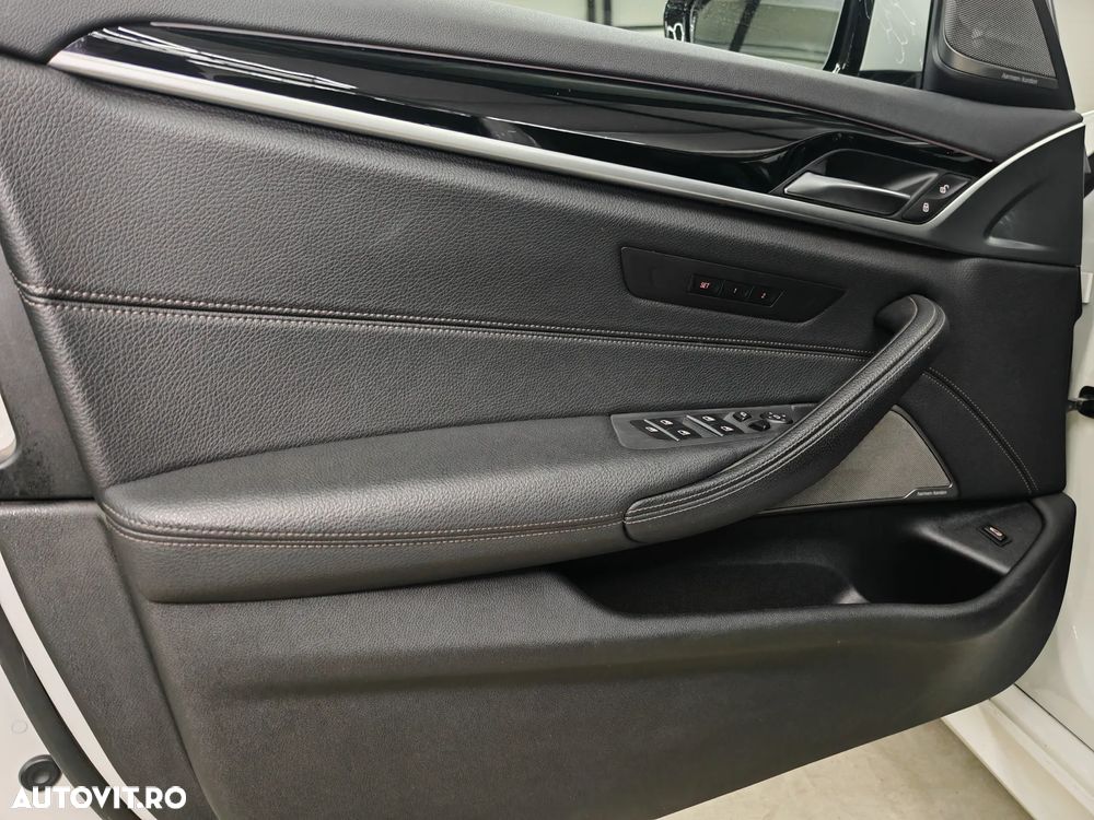 BMW Seria 5 530i AT MHEV - 16