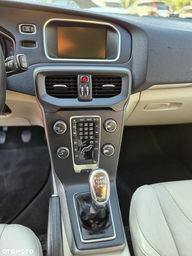 Volvo V40 - 29