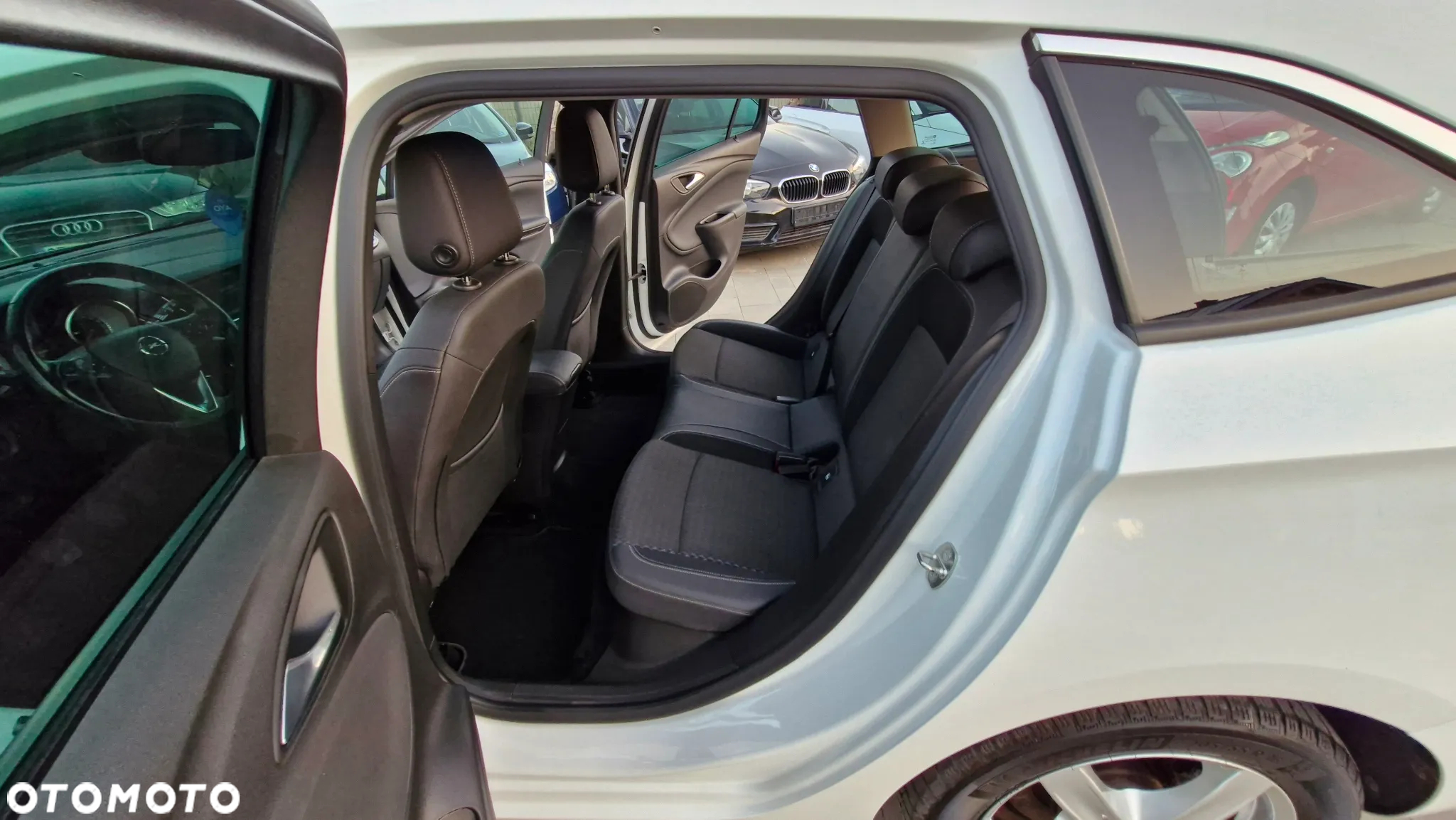 Opel Astra 1.6 D Start/Stop Sports Tourer Business - 10