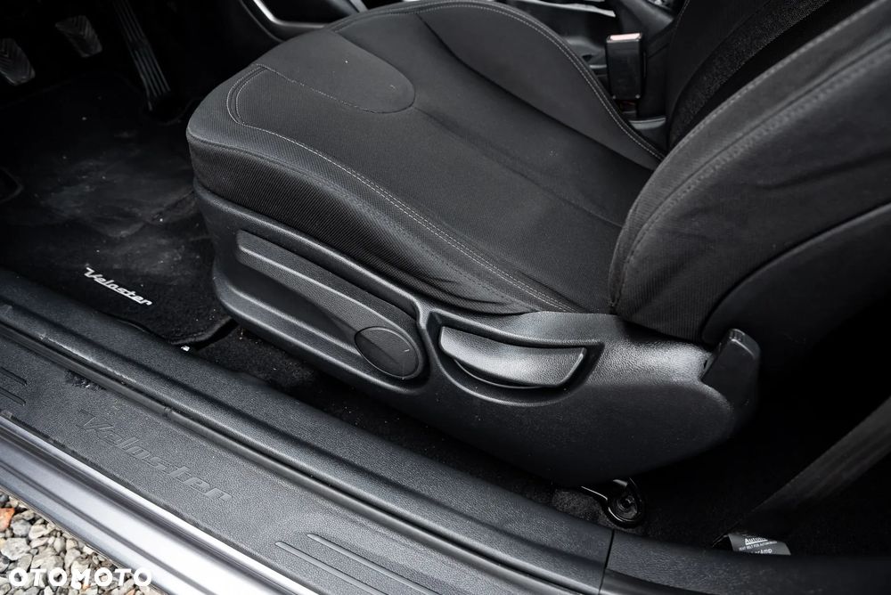 Hyundai Veloster 1.6 GDI Style - 16