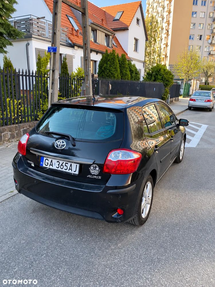 Toyota Auris 2011 photo 4