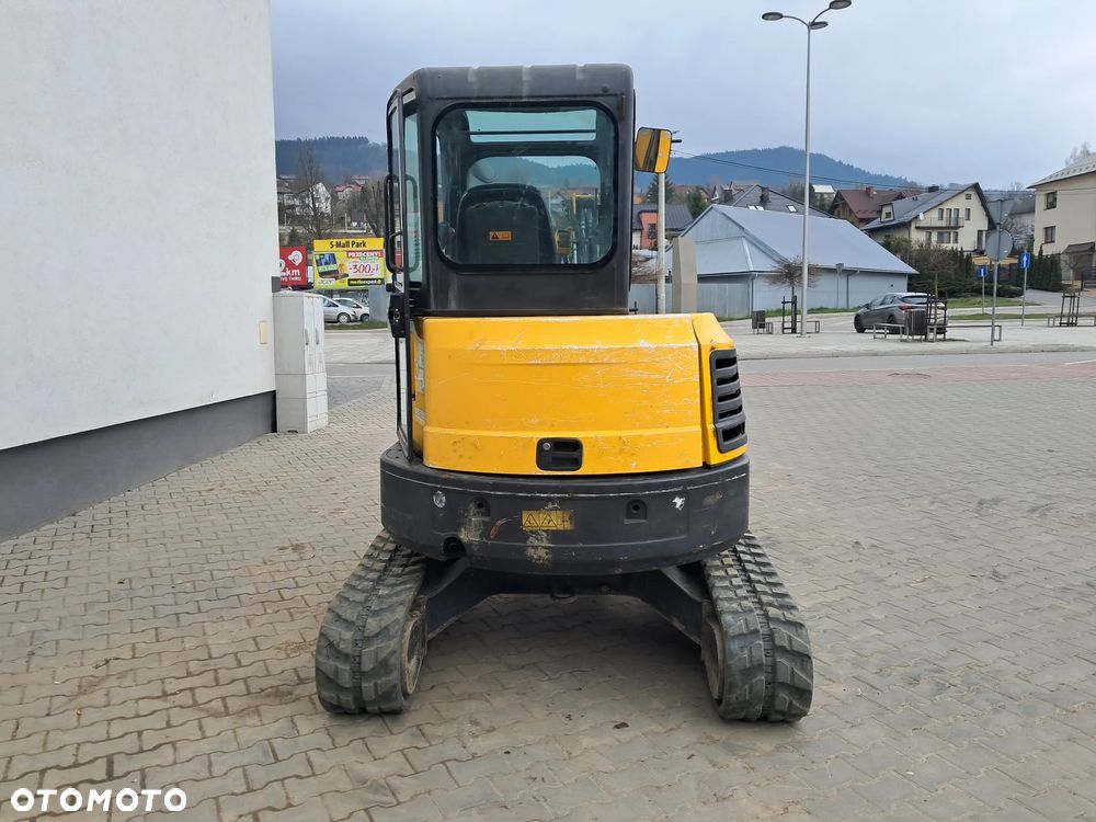 Bobcat E 35 * 3 łyżki * 3.5T *szybkozłącze * dodatkowe linie hydrauliczne * 2016r KUBOTA silnik 24.4KW * zero obrys * 3130 mtg *waga 3500 kg mini KOPARKA U36 303.5 8035 ET35 EZ35 ECR 38 U35 - 17