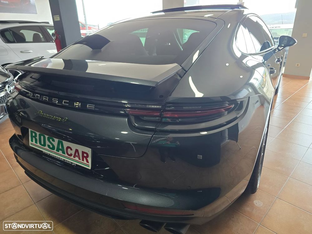 Porsche Panamera 4 E-Hybrid - 4