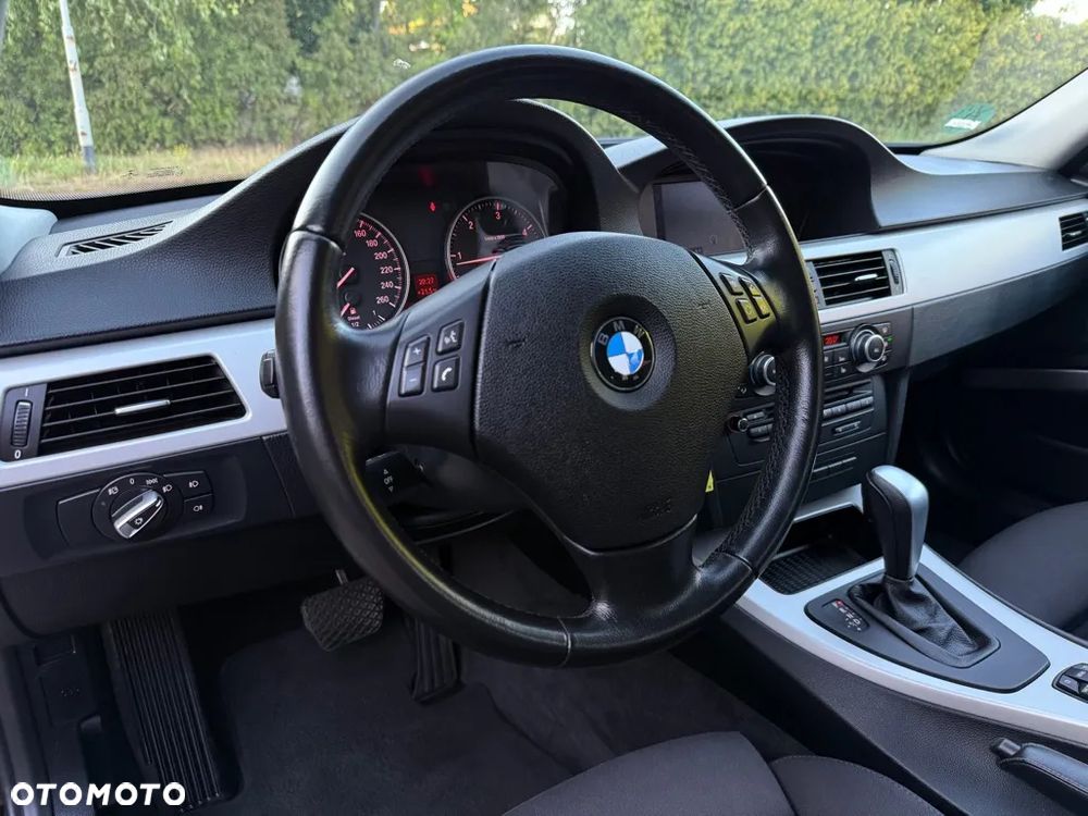 BMW Seria 3 320d Efficient Dynamics Sport Line - 6
