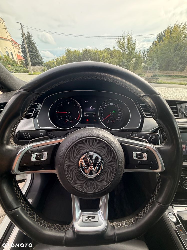 Volkswagen Passat - 22