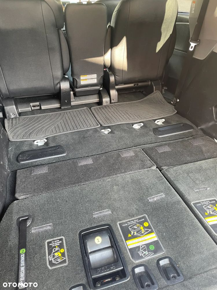 Toyota Sienna 3.5 V6 SE - 14