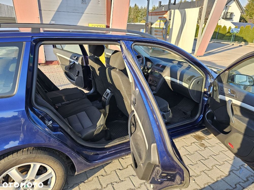 Skoda Octavia 1.6 Combi Ambiente - 9