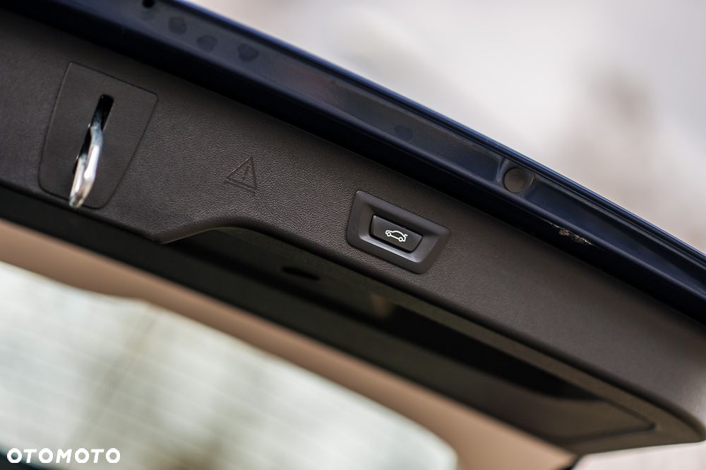 BMW Seria 5 525d - 11