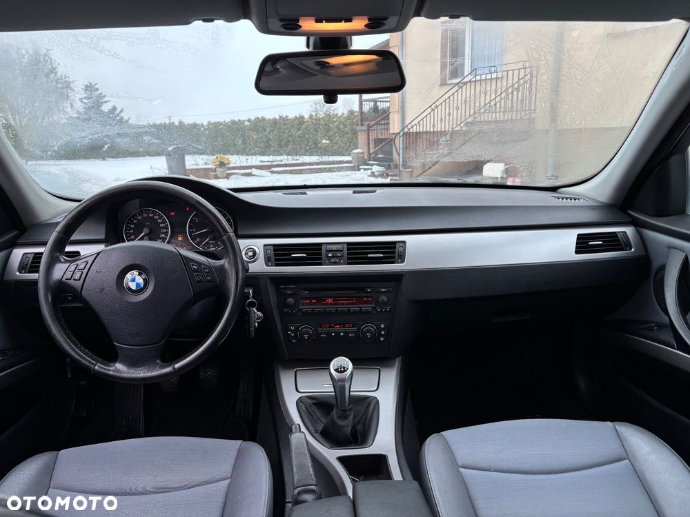 BMW Seria 3 ver-320i - 10
