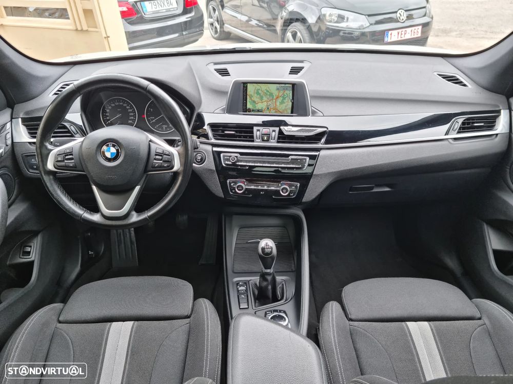 BMW X1 16 d sDrive Line Sport - 24