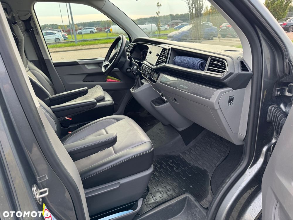 Volkswagen Caravelle - 9
