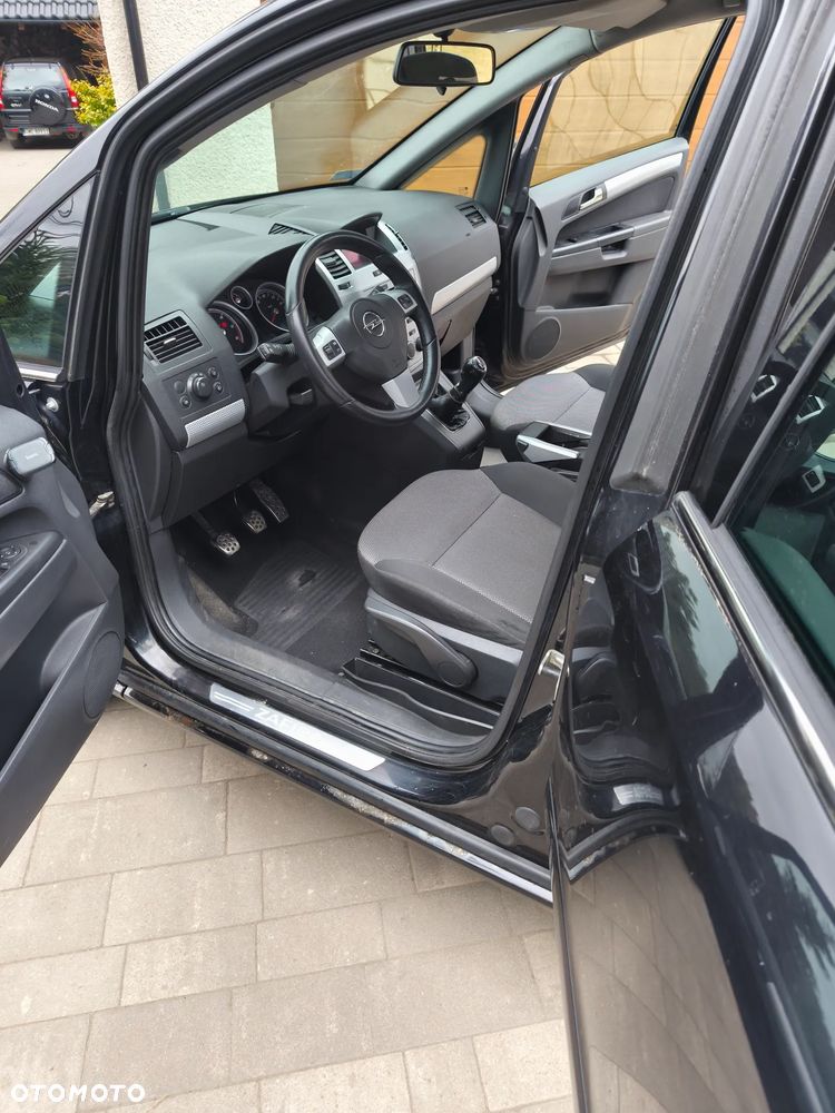Opel Zafira - 12