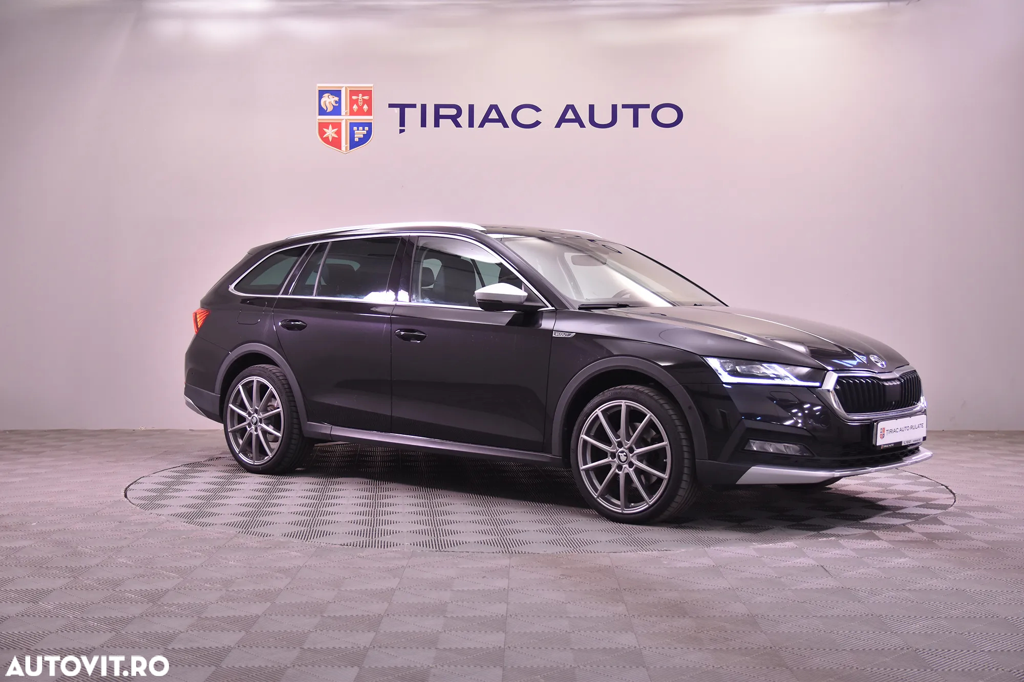 Skoda Octavia Combi 2.0 TDI DSG 4X4 Scout - 7